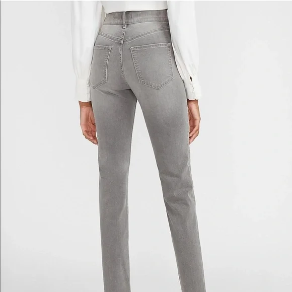 Express Super High Rise Jeans - Picture 3 of 14